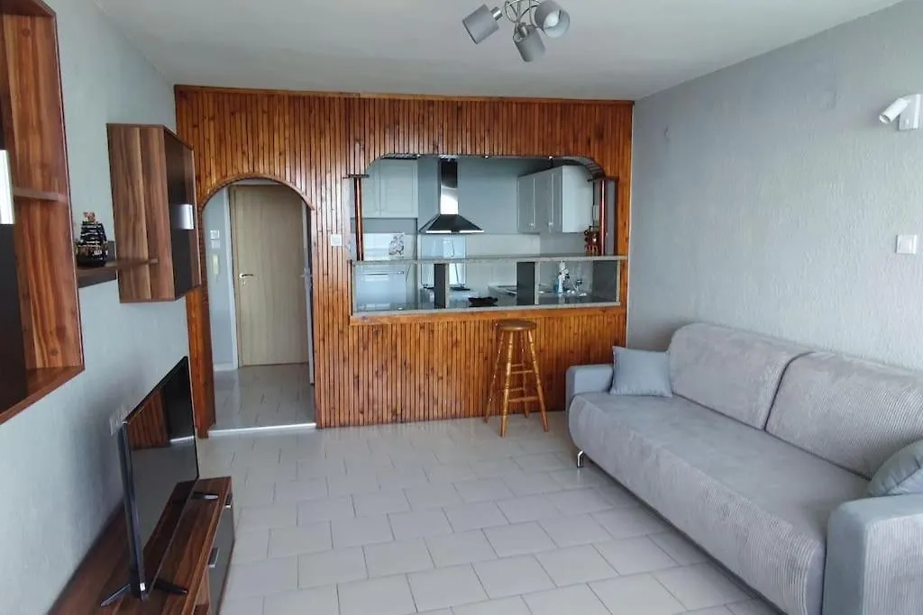 Sea View Flora Apartment Burgas