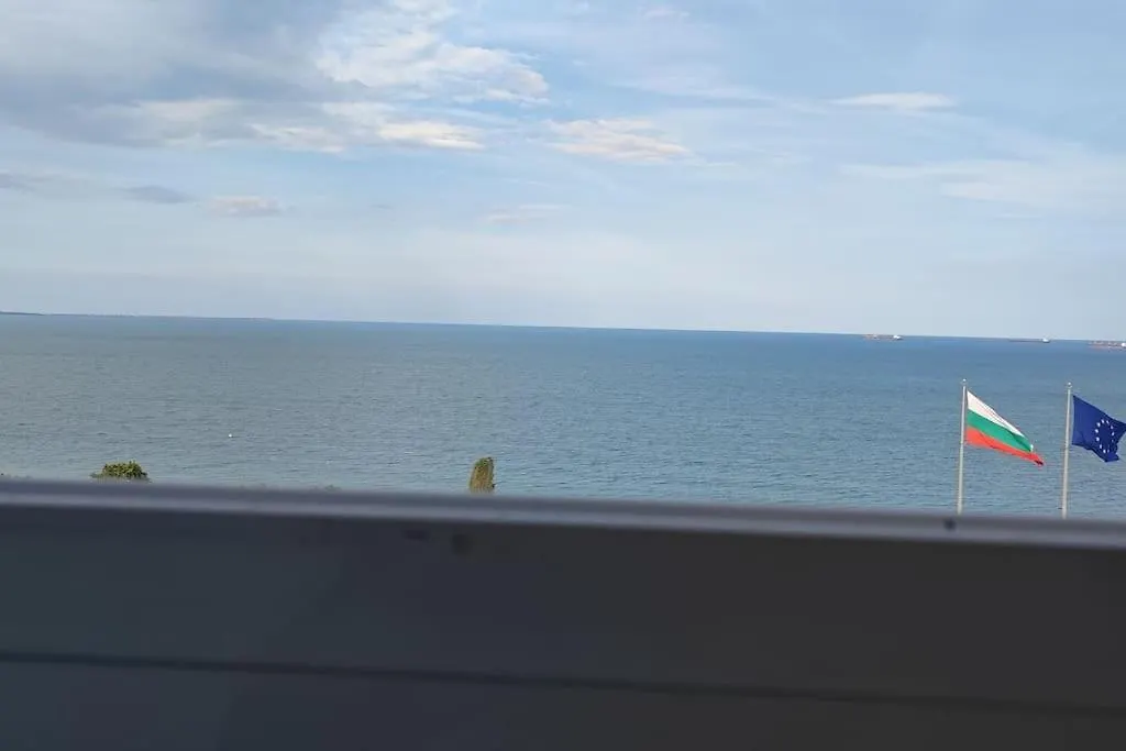 Sea View Flora Apartment Burgas